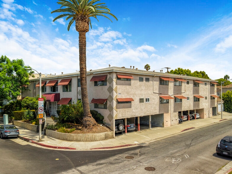 Primary Photo Of 900 N Orange Grove Ave, West Hollywood Apartments For Sale