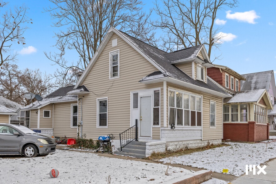 Primary Photo Of , Grand Rapids Multifamily For Sale
