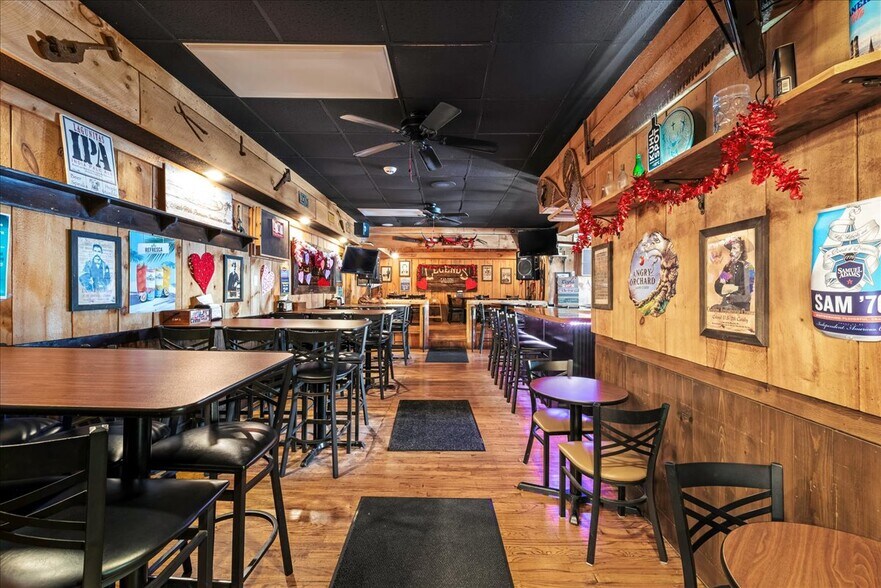 More Photos Of 750 Boulevard Ave, Dickson City Bar For Sale