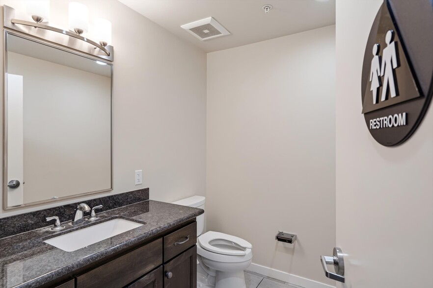 More Photos Of 680 E Cotati Ave, Rohnert Park Health Club For Lease