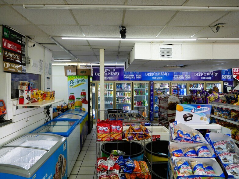 More Photos Of 8435 Tidwell Rd, Houston Service Station For Sale