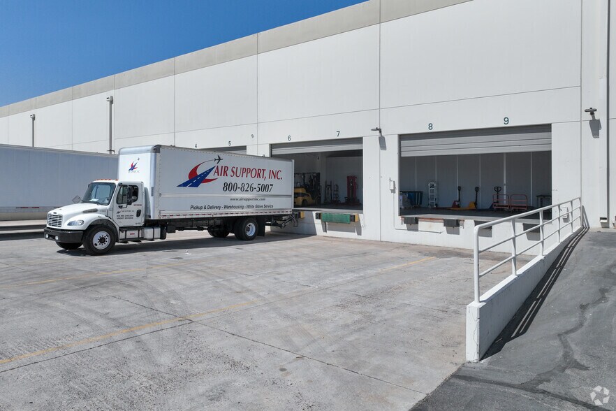 More Photos Of 2636 S Wilson St, Tempe Warehouse For Lease