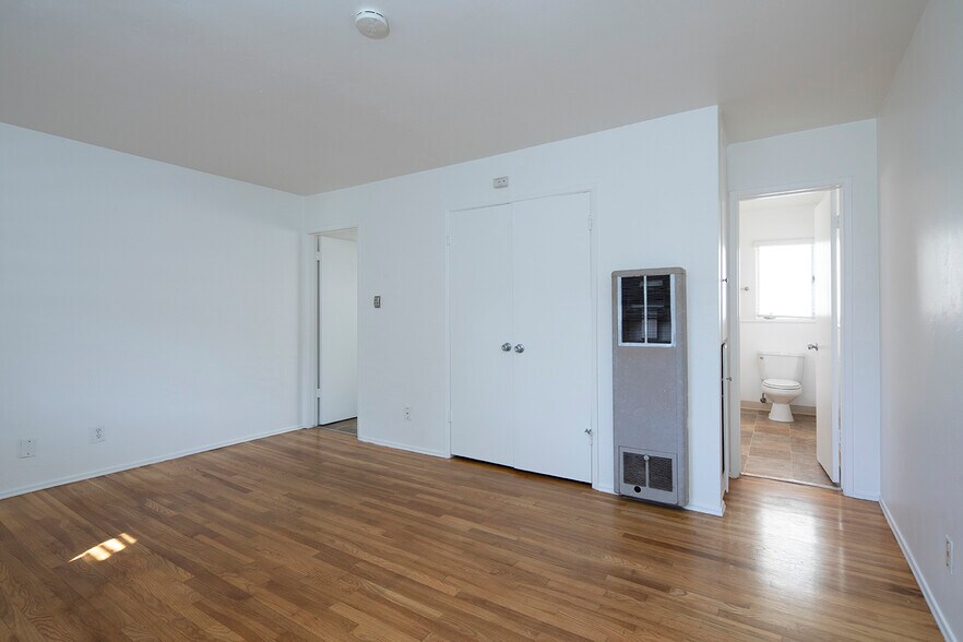More Photos Of 4470 Euclid Ave, San Diego Apartments For Sale