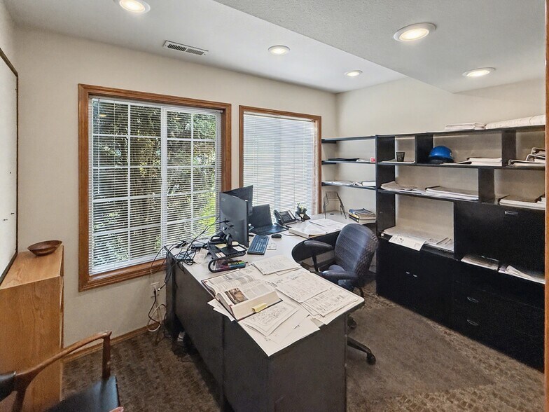 More Photos Of 1038 W Davidson Ave, Coeur d'Alene Office For Sale