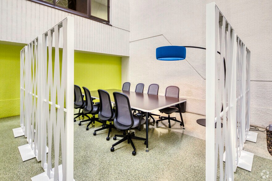 More Photos Of 405 N Reo St, Tampa Office For Lease