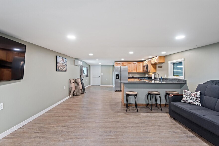 More Photos Of 86 Parsons St, Presque Isle Service Station For Sale