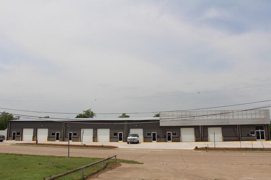 More Photos Of 600 S Cherry Ln, White Settlement Light Distribution For Lease