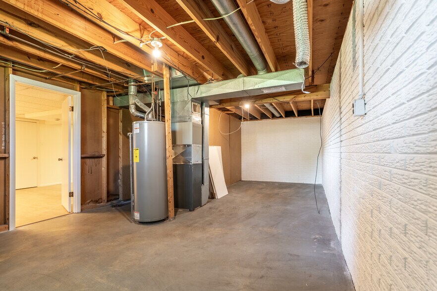 More Photos Of 210 Anderson Ln, Belleville Multifamily For Sale