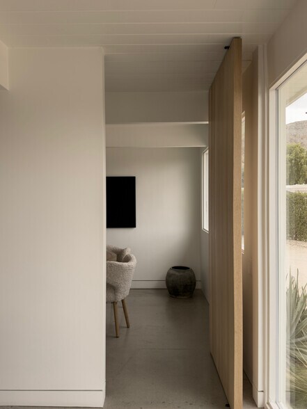 More Photos Of 72245 El Paseo, Palm Desert Office For Sale