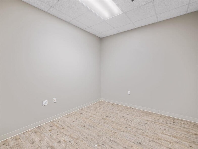 More Photos Of 6976 W Louisville Ln, Owensboro Light Manufacturing For Sale