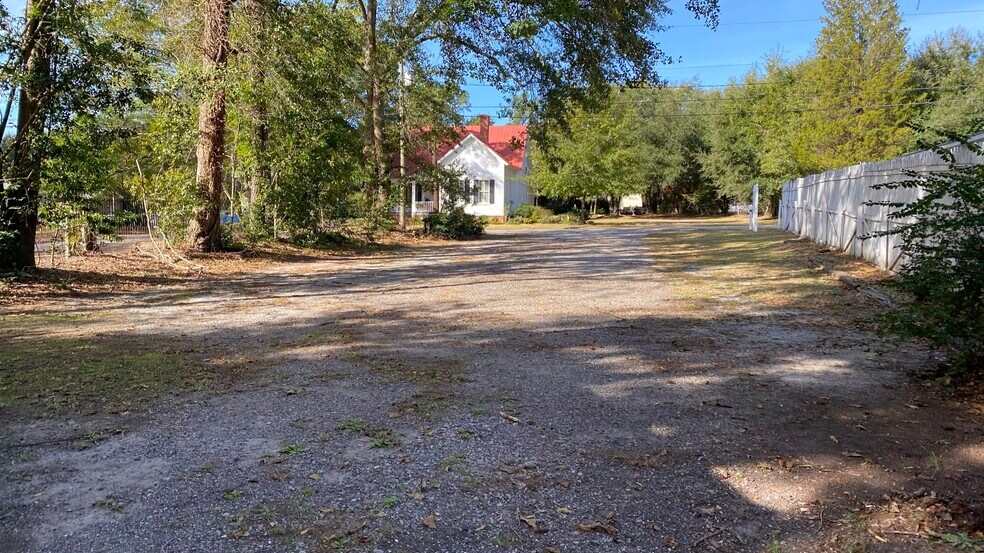 More Photos Of 421 N Lake Dr, Lexington Lodge Meeting Hall For Sale