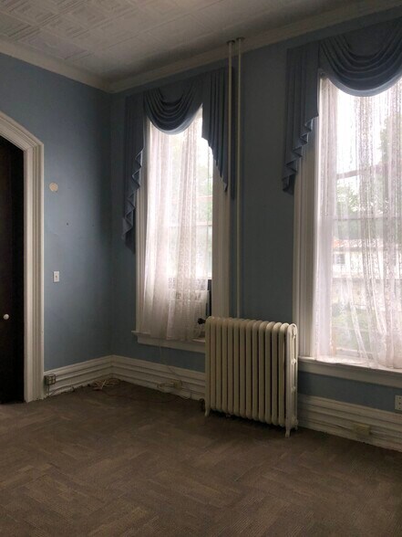 More Photos Of 20 W Central Ave, Delaware Office For Lease