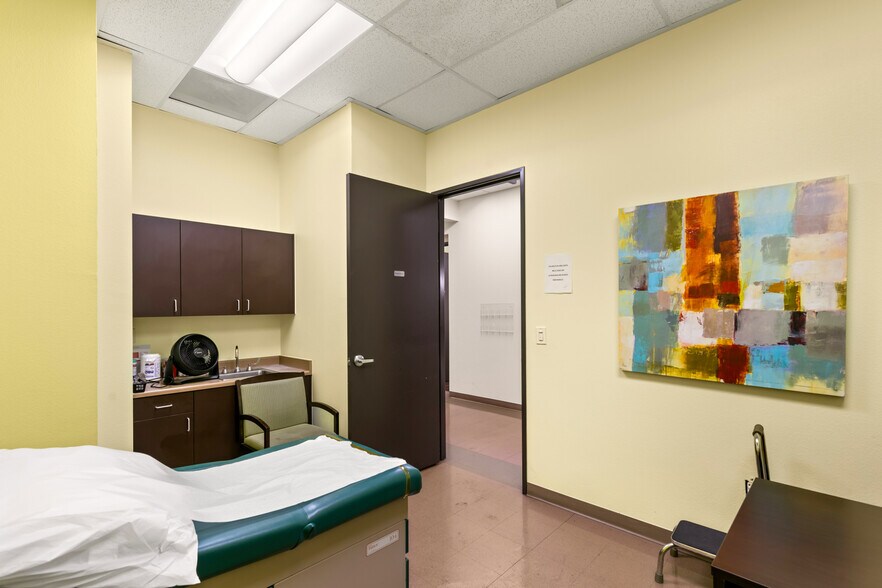 More Photos Of 7170 Smoke Ranch Rd, Las Vegas Office For Lease