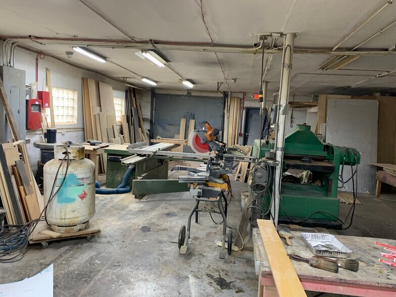 More Photos Of 10333 Oxford Ave, Chicago Ridge Warehouse For Sale