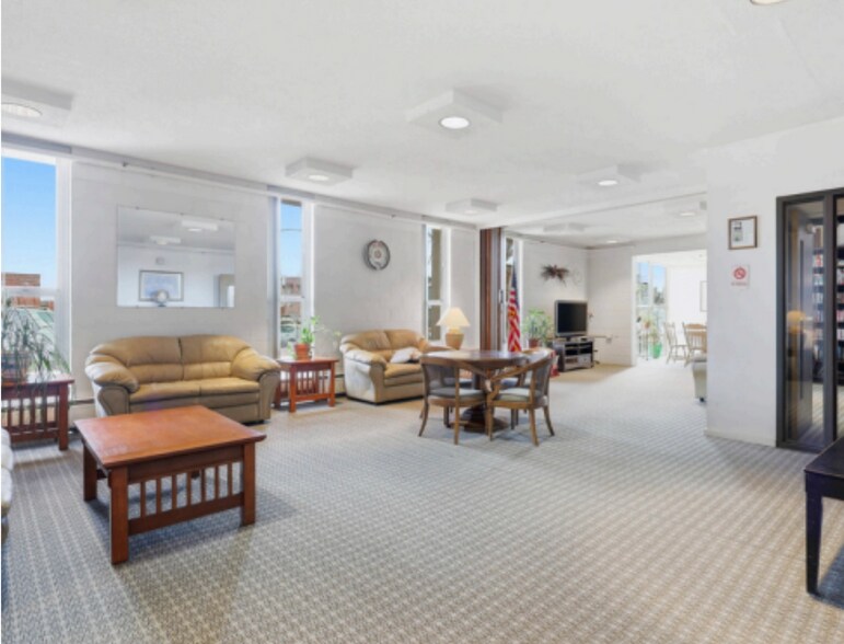 More Photos Of 300 E Collins Dr, Casper Apartments For Sale