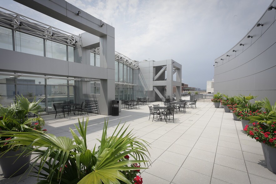 More Photos Of 1725 I St NW, Washington Office For Lease