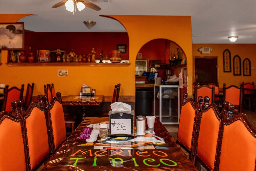 More Photos Of 421 N Virginia St, Port Lavaca Restaurant For Sale