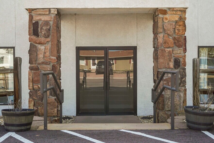 More Photos Of 267 Washington St, Monument Office Residential For Sale