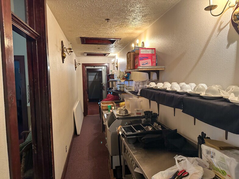 More Photos Of 211 W Kansas St, Crofton Hotel For Sale