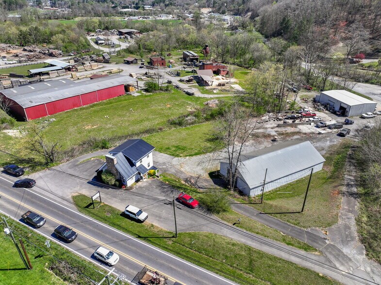 More Photos Of 243 Old Highway 5 S, Ellijay Loft Creative Space For Sale