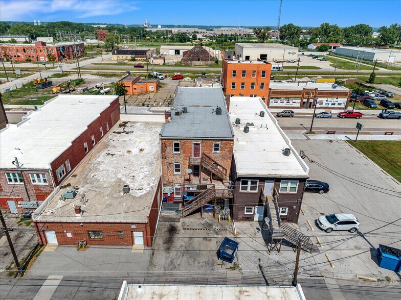 More Photos Of 1022 15th Ave, East Moline Multifamily For Sale