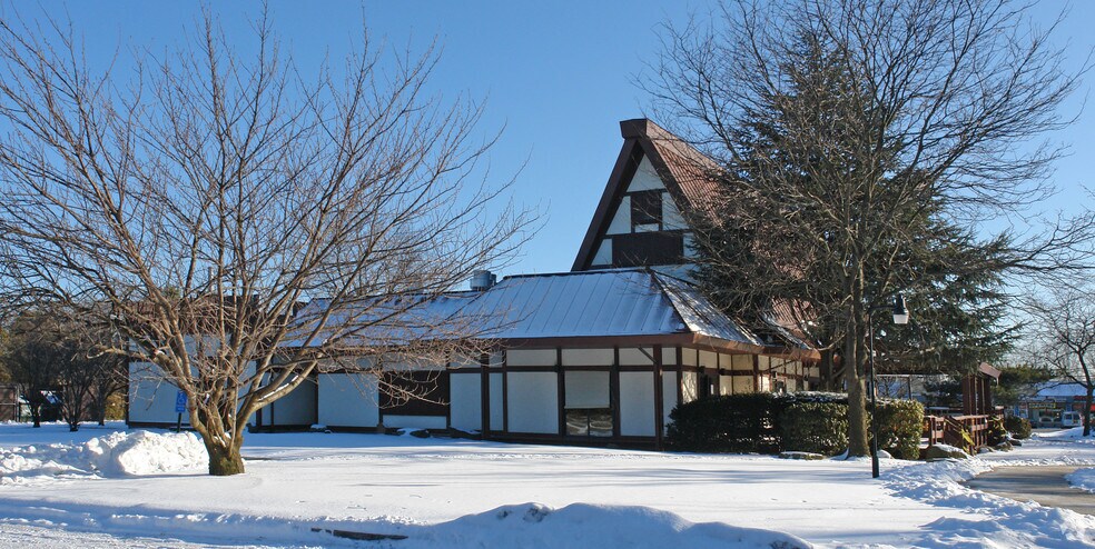 More Photos Of 356 Motor Pky, Hauppauge Restaurant For Sale