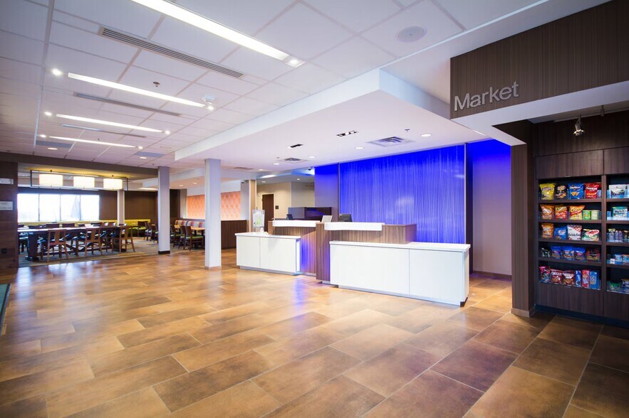 More Photos Of 948 Platte River Blvd, Brighton Hotel For Sale
