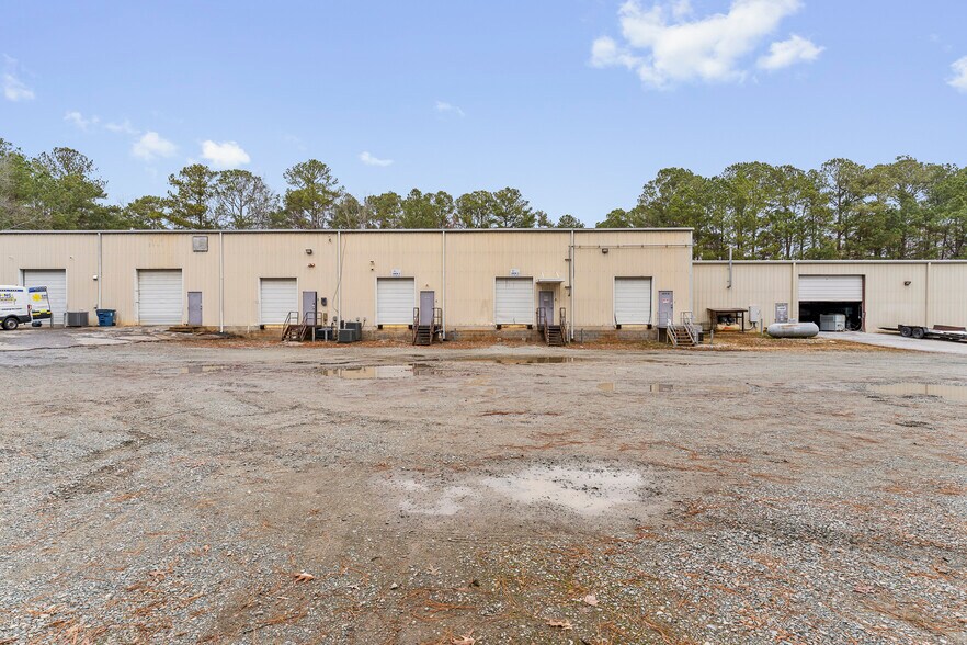 More Photos Of 3337 Air Park Rd, Fuquay Varina Light Manufacturing For Sale