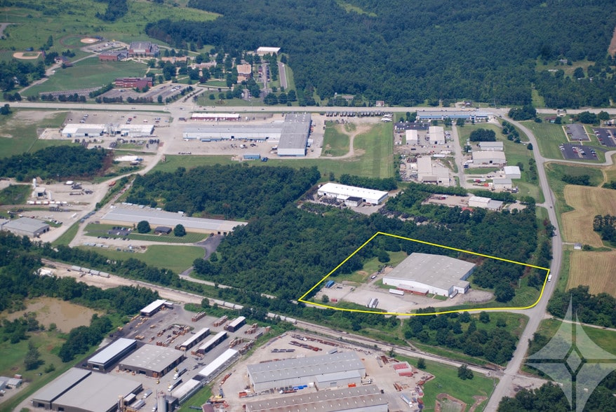 More Photos Of 714 Braddock View Dr, Mount Braddock Warehouse For Sale