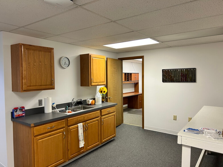 More Photos Of 1432-1436 Mishawaka Ave, South Bend Office For Sale