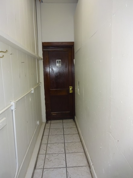 More Photos Of 201 N Penn Ave, Independence Office For Sale
