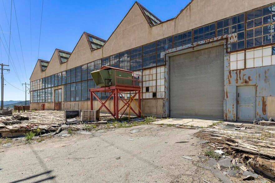 More Photos Of 244 Anaconda Rd, Butte Warehouse For Sale