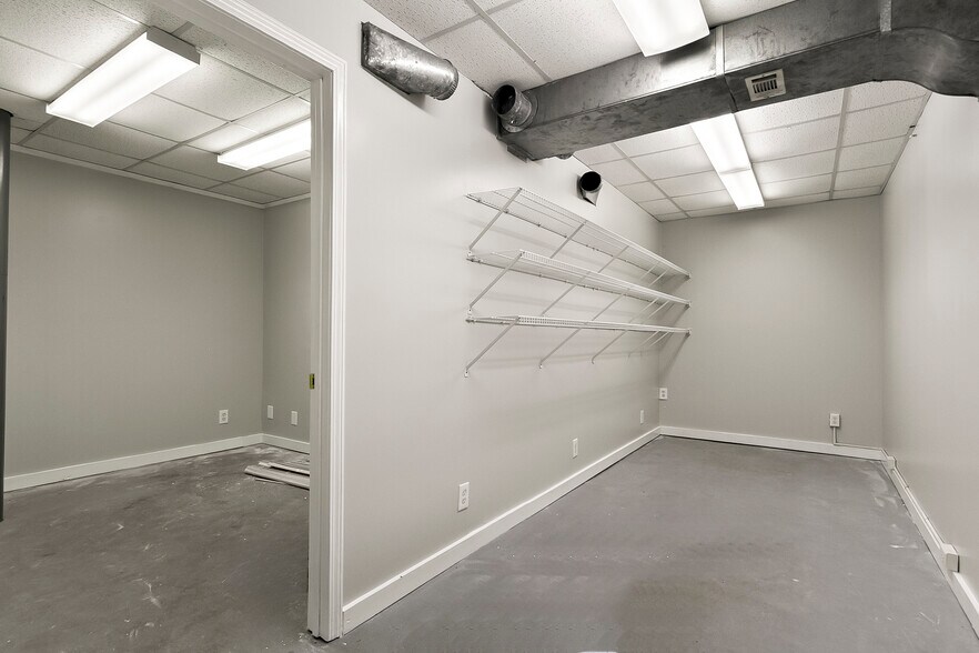More Photos Of 2300 2nd Ave E, Tuscaloosa Office For Sale
