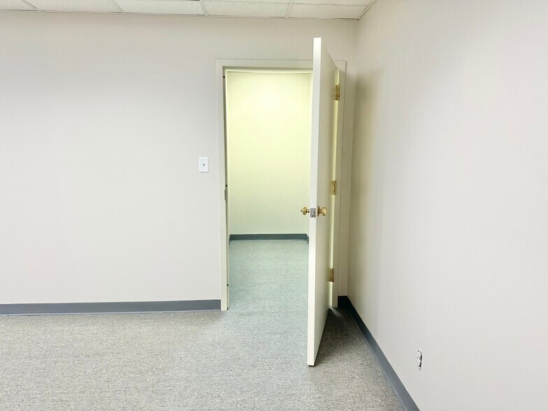 More Photos Of 9245 Calumet Ave, Munster Office For Lease