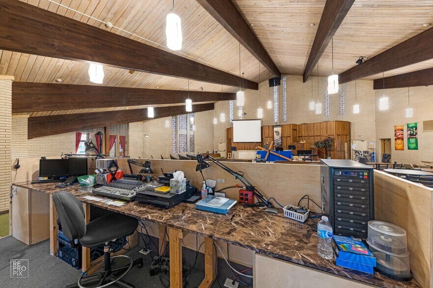 More Photos Of 3600 W 79th St, Chicago Religious Facility For Sale