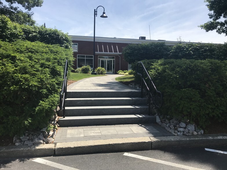 More Photos Of 241 Francis Ave, Mansfield Warehouse For Lease