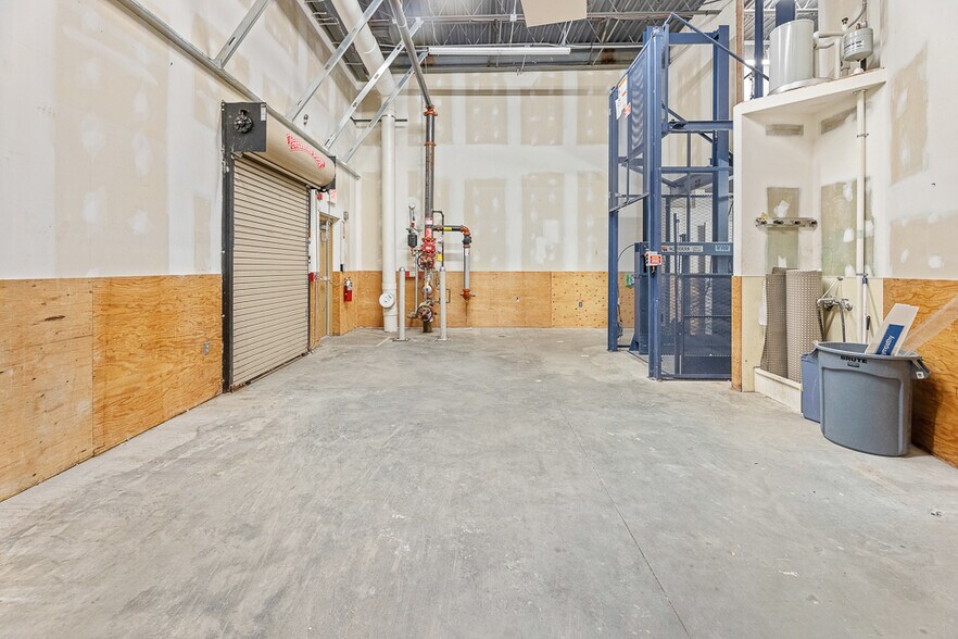 More Photos Of 2229 E State St, Salem Drugstore For Sale