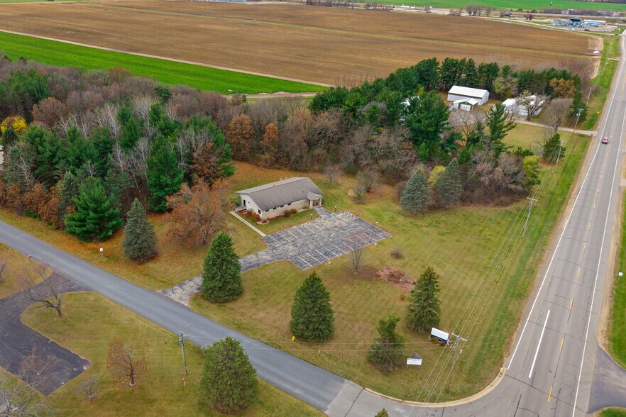 More Photos Of N6493 Valley Circle Rd, Plainfield Office For Sale