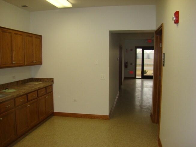 More Photos Of 16726 Cherry Creek Ct, Joliet Warehouse For Lease