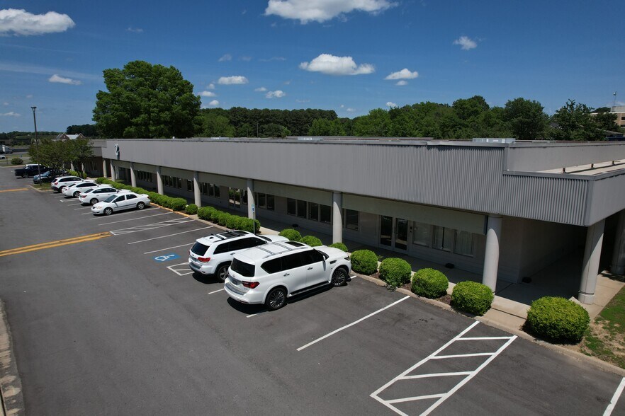 Primary Photo Of 11701 I-30 Hwy, Little Rock Office For Sale