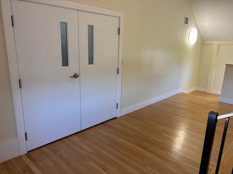 More Photos Of 2299 Woodbury Ave, Newington Medical For Lease