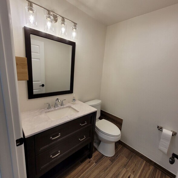 More Photos Of 5007 Avenue U, Lubbock Office For Lease