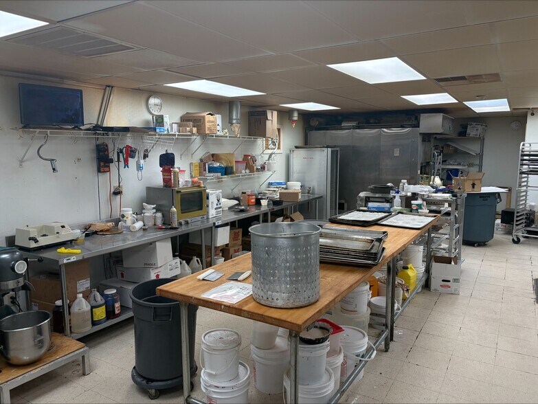 More Photos Of 1181 High St, Cumberland Storefront For Sale