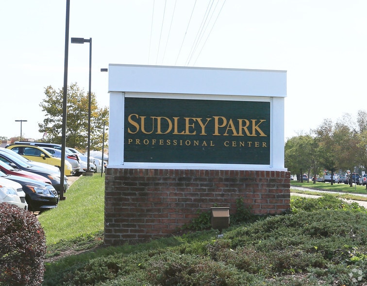 More Photos Of 8401-8427 Dorsey Cir, Manassas Medical For Sale