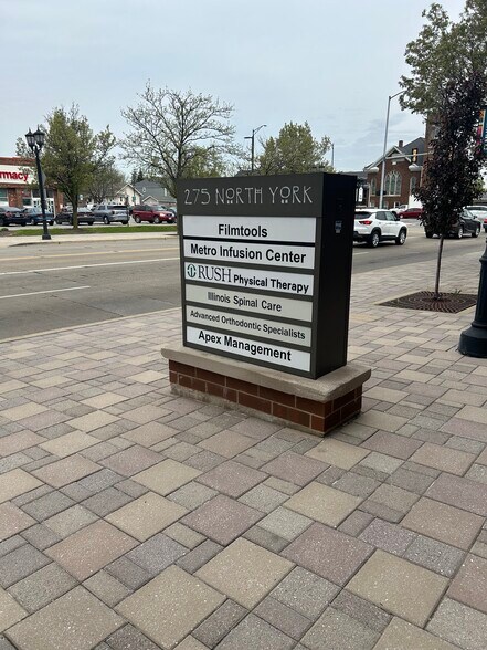 More Photos Of 275 N York St, Elmhurst Medical For Lease