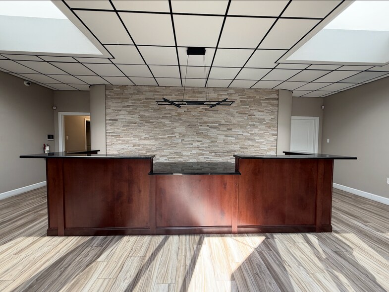 More Photos Of 10421 Montgomery Parkway Loop NE, Albuquerque Medical For Lease