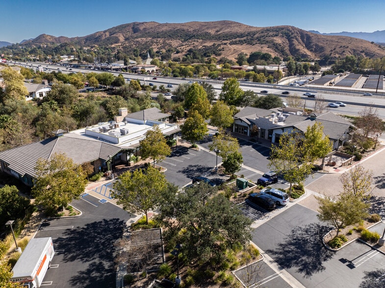 More Photos Of 29105-29125 Canwood St, Agoura Hills Restaurant For Lease