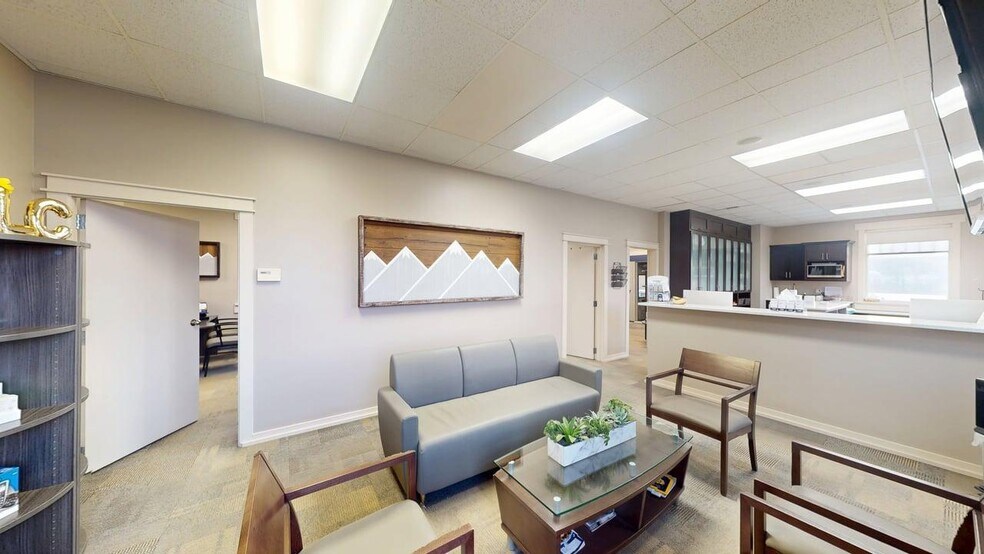 More Photos Of 800 Baker St, Cranbrook Storefront Retail Office For Sale