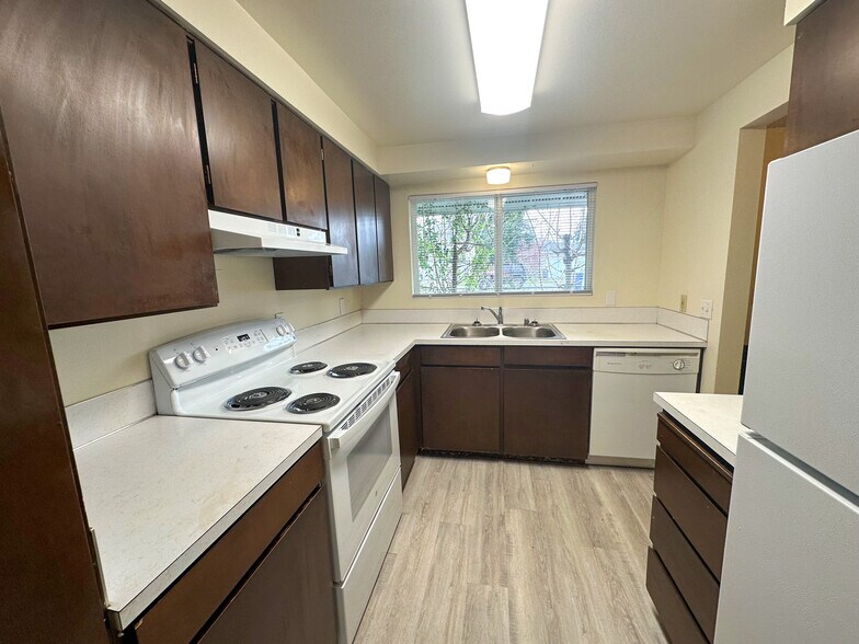 More Photos Of 17820 Smokey Point Blvd, Arlington Apartments For Sale