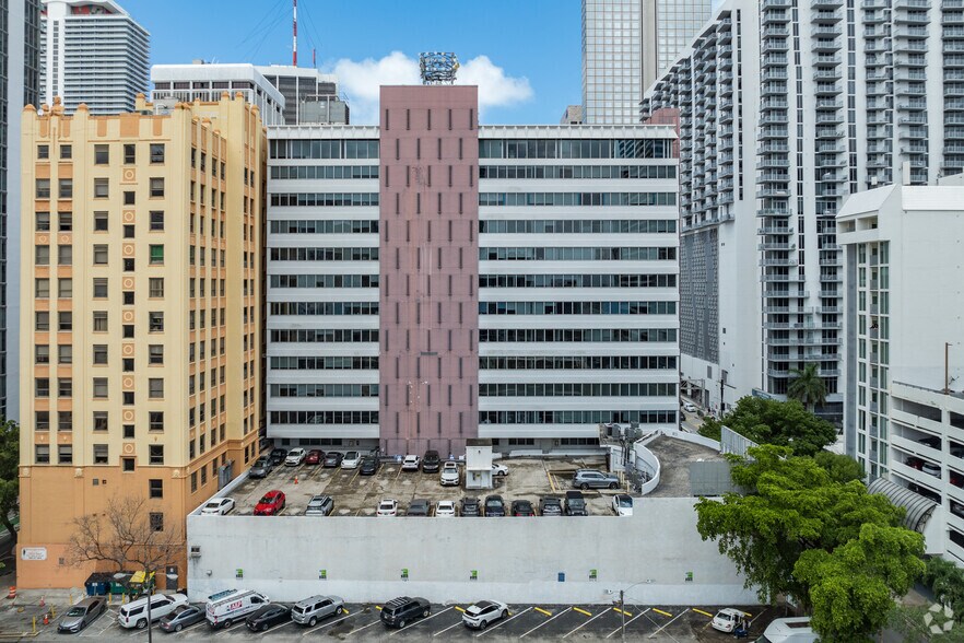 More Photos Of 150 SE 2nd Ave, Miami Coworking Space